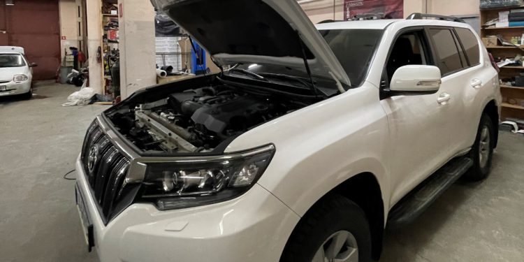 Установка автосигналізації Starline